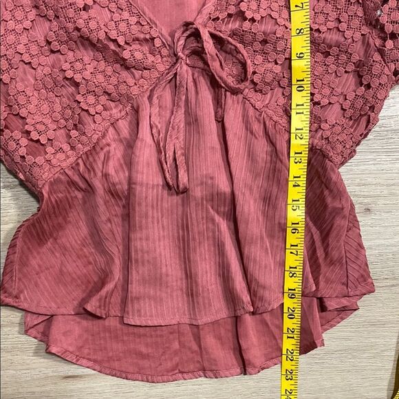 Daytrip Crochet Sleeve Peplum Top Size L Blush Pink Boho V-Neck Tie Front - Picture 13 of 14